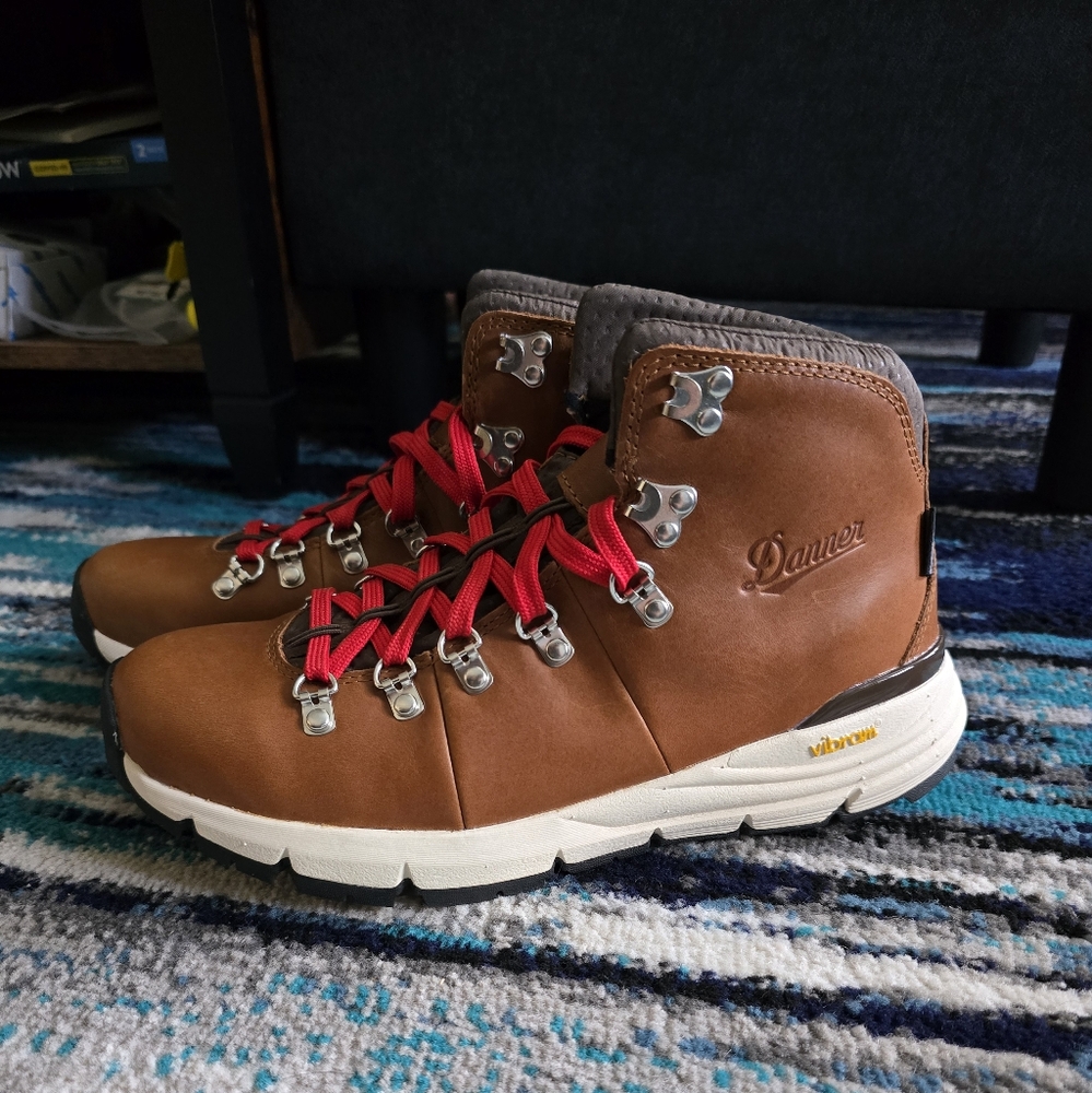 Danner Mountain 600 Full Grain Leather Hiking Boot W